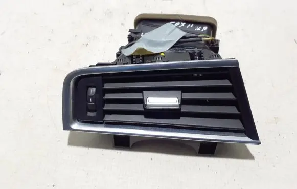 BMW 5 GT F07 Dashboard side air vent grill/cover trim 9142591