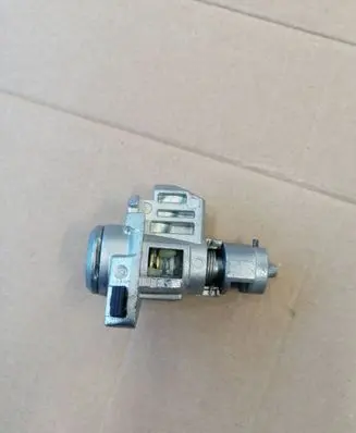Hyundai Tucson IV NX4 Front door lock
