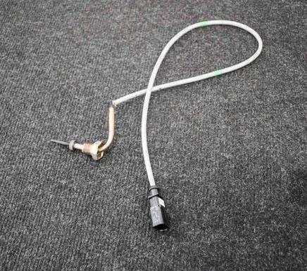 Volkswagen Tiguan Oil temperature sensor 04L906088CC