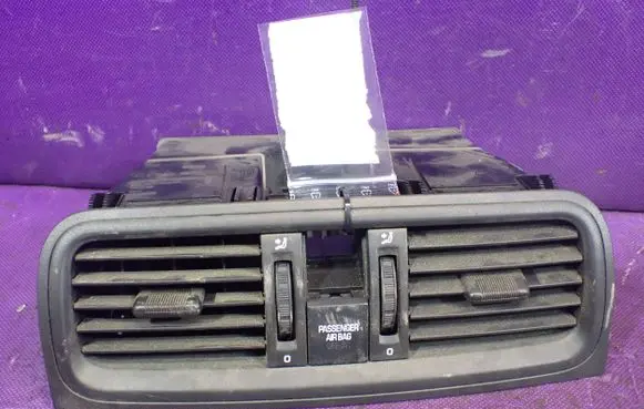 Skoda Fabia Mk2 (5J) Dashboard side air vent grill/cover trim 5J0820951