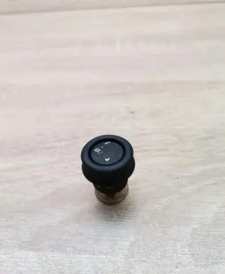 BMW 5 E39 12 V Socket (front) 8383214