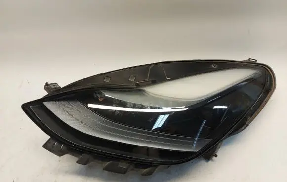 Tesla Model Y Headlight/headlamp 1514952-00-D-JLK01