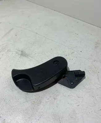 BMW 3 E46 Engine bonnet (hood) release handle 8223163