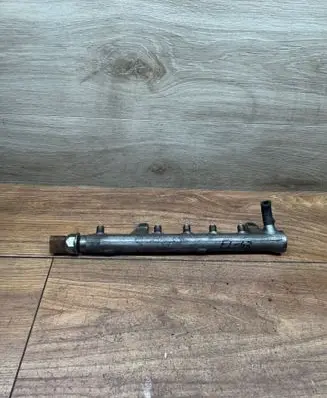 Volkswagen Golf VI Fuel main line pipe R03L125A
