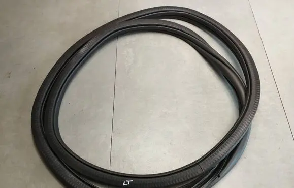 Volkswagen Polo VI Rubber seal rear door 2GS867913B