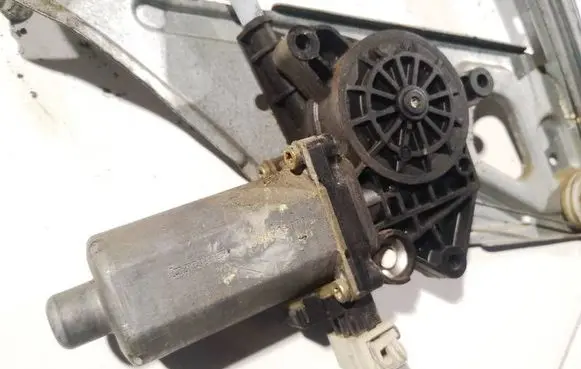 Renault Espace III Rear door window regulator motor 0130821630