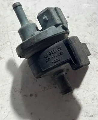 Volkswagen Touareg I Valve vacuum 051133459
