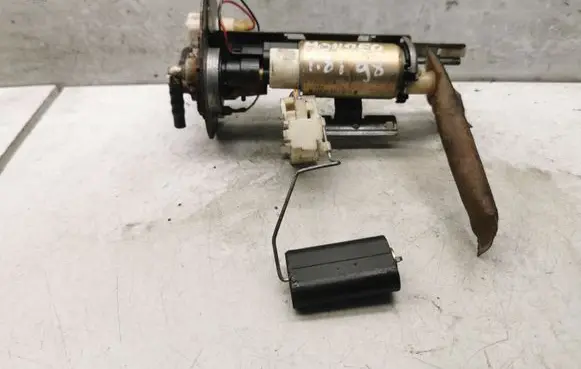 Ford Mondeo MK II In-tank fuel pump 020399 020569777