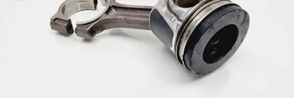Nissan Primastar Piston with connecting rod