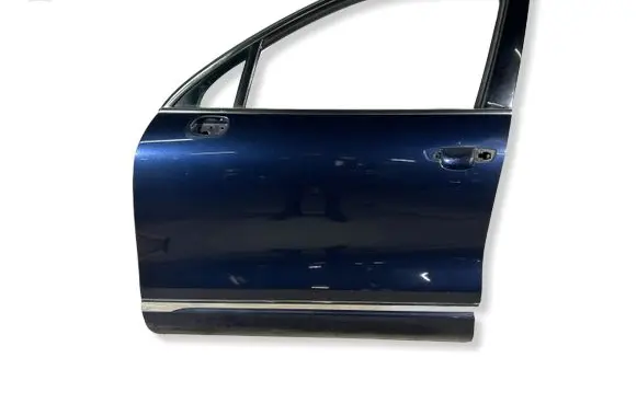 Volkswagen Touareg II Front door 7P0831311B