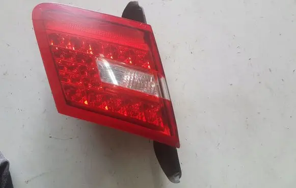 Tailgate rear/tail lights
