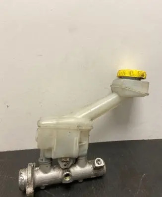 Master brake cylinder