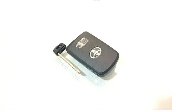 Toyota RAV 4 (XA40) Ignition key/card MR6903