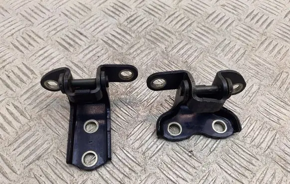 Toyota Avensis T250 Rear door hinge set 6875005020 6875020122