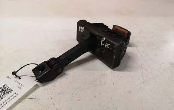 BMW 1 E81 E87 Front door check strap stopper 7164623