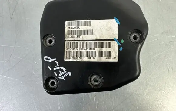 Jeep Grand Cherokee Pneumatic air compressor holding bracket P05162052AJ