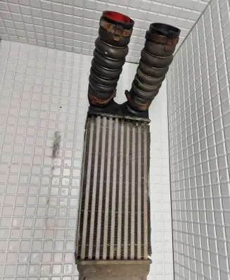 Ford Fiesta Intercooler radiator AV219L440AC