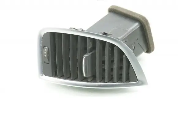 Audi Q7 4L Dashboard side air vent grill/cover trim 4L0820902
