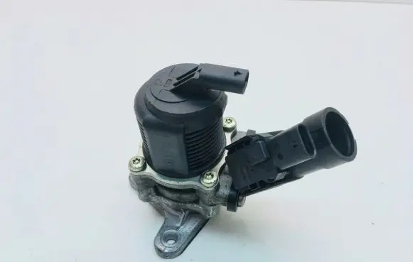 Volkswagen Beetle A5 Secondary air pump 06J131097D 06E906052
