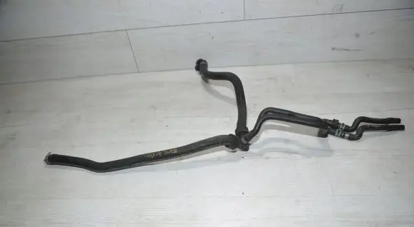 Mercedes-Benz CLS C219 Engine coolant pipe/hose 2118301196