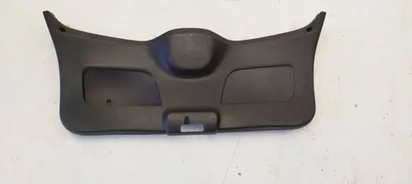 Renault Clio III Tailgate trim 8200293811