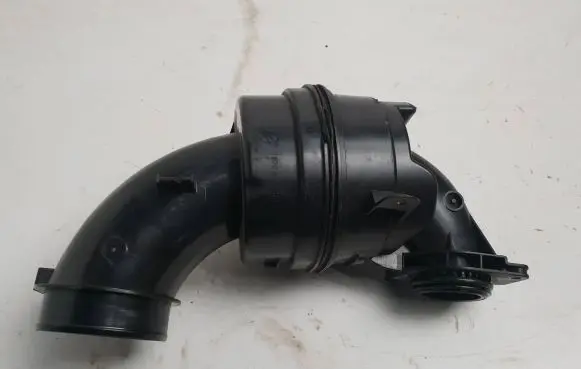 Intake resonator