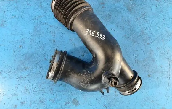 Ford Expedition Air intake hose/pipe JL3Z9C623B