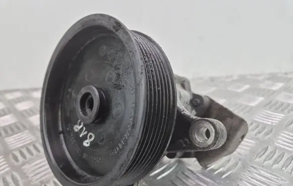 Mercedes-Benz C W204 Power steering pump 7693955244