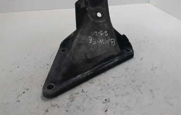 BMW 5 E60 E61 Engine mounting bracket 676114901