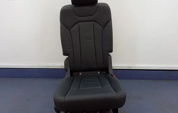 Audi Q7 4M Second row seats 