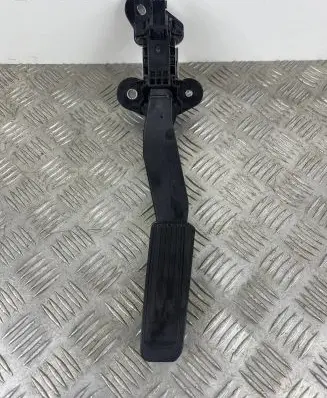 Jeep Grand Cherokee WL Accelerator throttle pedal 68360648AC