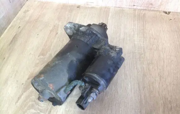 Volkswagen Golf V Starter motor