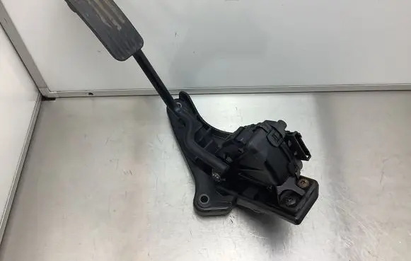 Jaguar XF X250 Accelerator throttle pedal 8X239F832A 6PV00873707