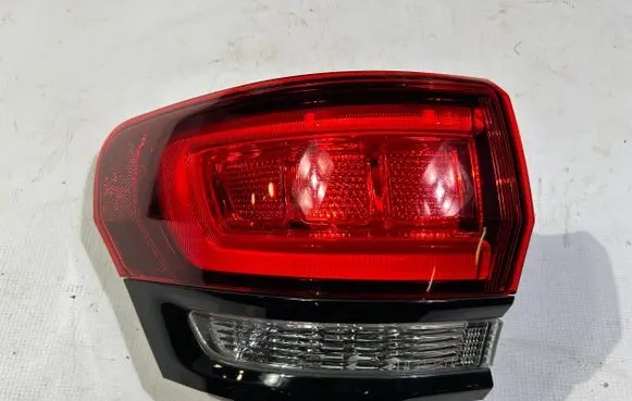 Jeep Grand Cherokee Rear/tail lights p68142943ad