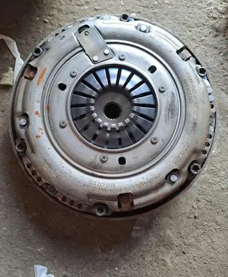 Renault Trafic III (X82) Dual mass flywheel 123107183R