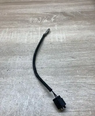 BMW 1 E81 E87 Plug wire 1718555