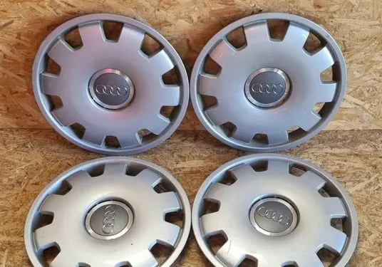 Audi A4 S4 B7 8E 8H R16 wheel hub/cap/trim 4B0601147D
