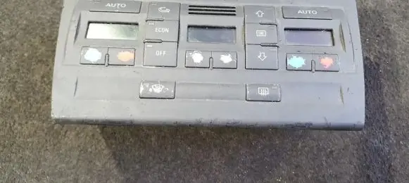 Audi A4 S4 B7 8E 8H Climate control unit 8E0820043B KMM0307060