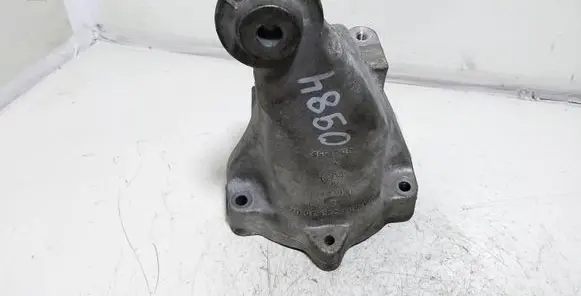 Mercedes-Benz C W204 Engine mounting bracket A6512233504