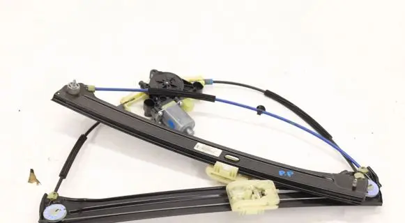 Volkswagen Touran III Front door window regulator with motor 5TA837452