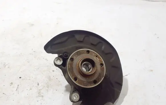 Front wheel hub