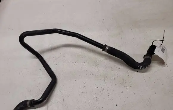 Mercedes-Benz E W212 Engine coolant pipe/hose A2125010024