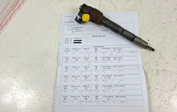 Volkswagen Tiguan Fuel injector 03L130277J