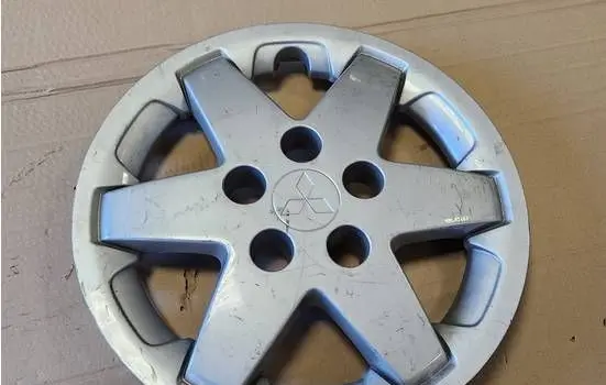Mitsubishi Space Star R15 wheel hub/cap/trim MR316165 NE2356