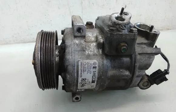 Volkswagen PASSAT B6 Air conditioning (A/C) compressor (pump) 1K08208030 00129811570