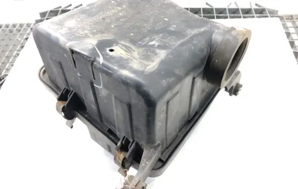 Suzuki Jimny Air filter box 84A-A02