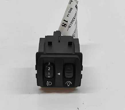 Renault Twingo II Headlight level height control switch 8200095495D