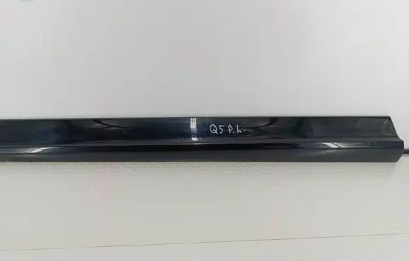 Audi Q5 SQ5 8R Front door trim (molding) 8R0853959B