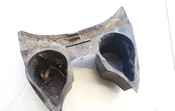 Ford Focus Cup holder 2m51046b95a 2m51-046b95-a