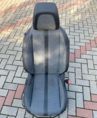 Peugeot 2008 II Front passenger seat 
